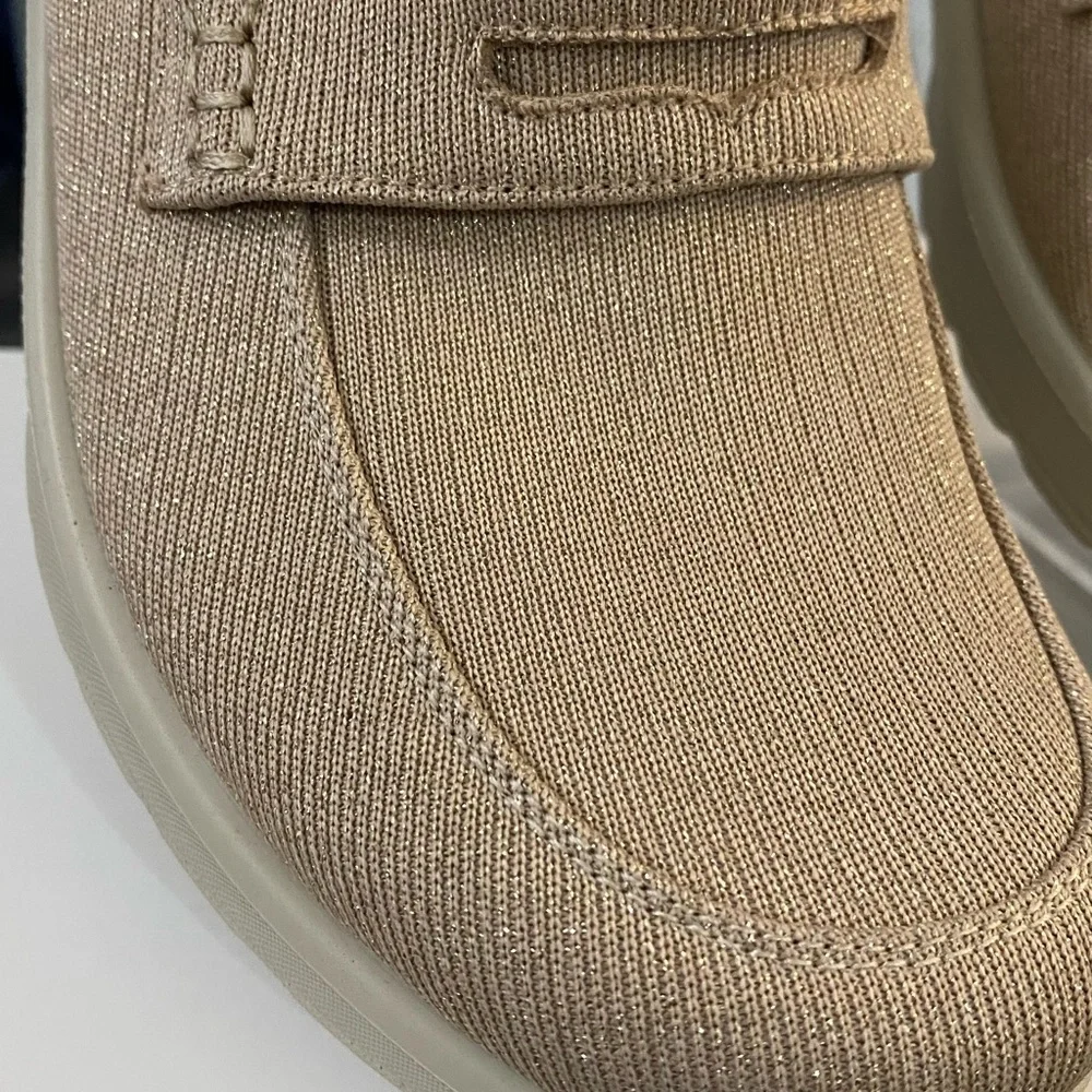 Bzees Women's Beige Loafers - Picture 4 of 5
